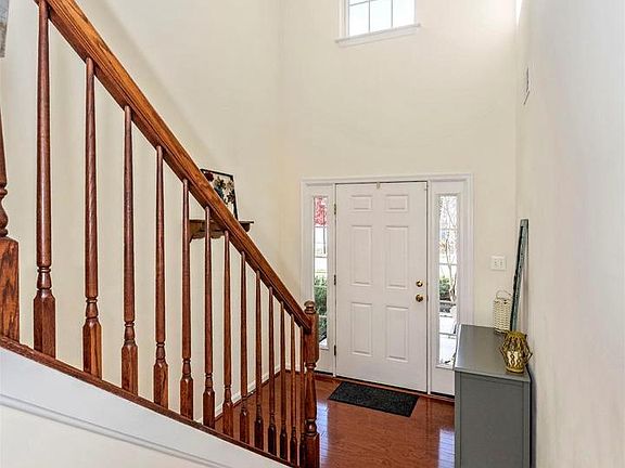 4th image of 172 Brynwood St