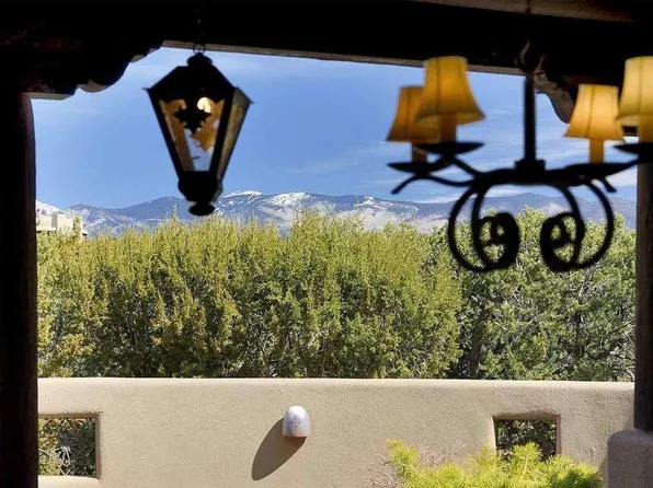 4 Primrose Cir, Santa Fe, NM 87506