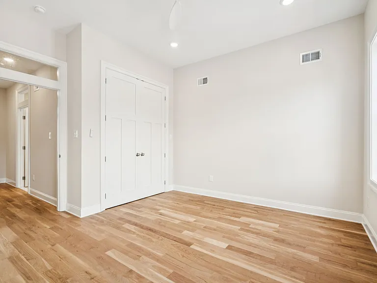 1822 N Mascher St — Photo 10