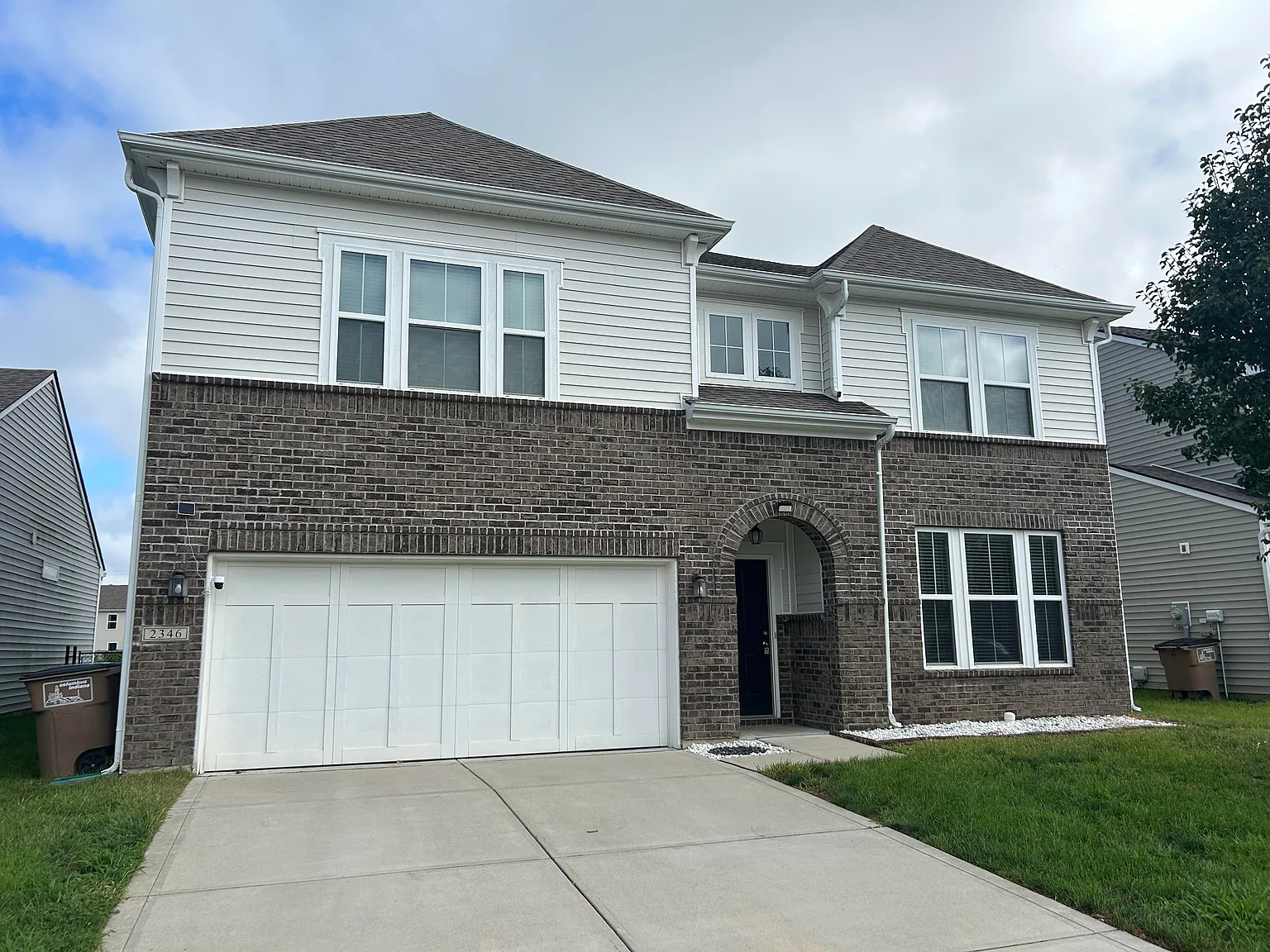 5 bed, 3030 sqft, $2,750 — Photo 2