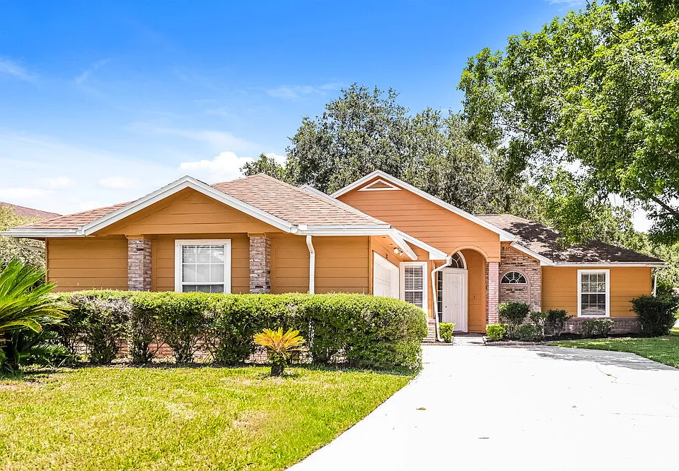 2877 Sutton Estates Cir N #2