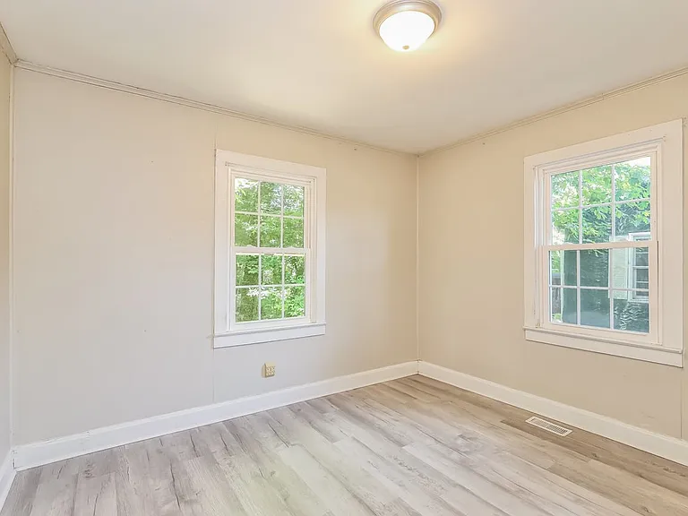 505 Henry Pl — Photo 7