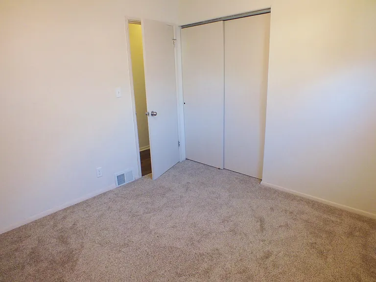 1749 Gaylord Dr — Photo 10