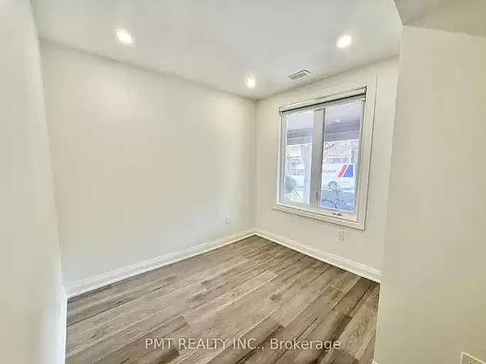 8 Rusholme Park Cres #1A