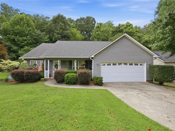 2109 Priya St, Thomasville, NC 27360