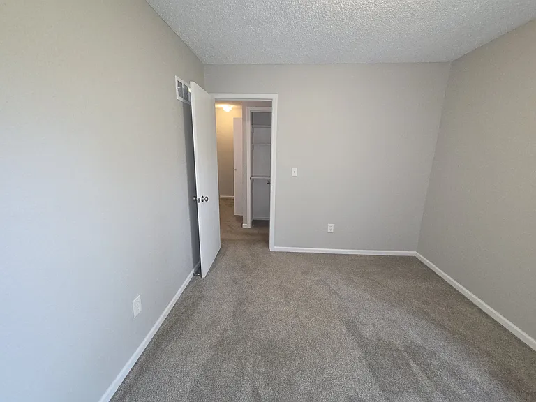 8712 NW 82nd Ter #C — Photo 11