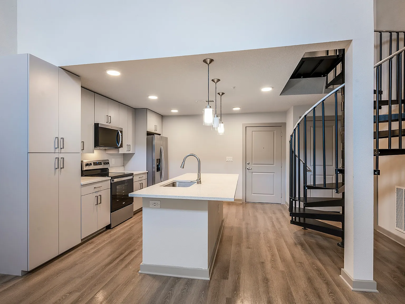 Madison Pointe Apartments — Photo 4