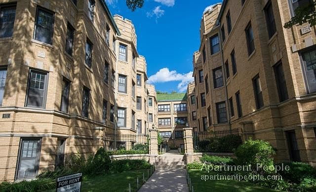 1st image of 925 Forest Ave APT 1W