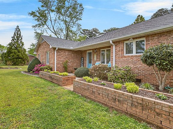 5th image of 108 Stonehaven Ln