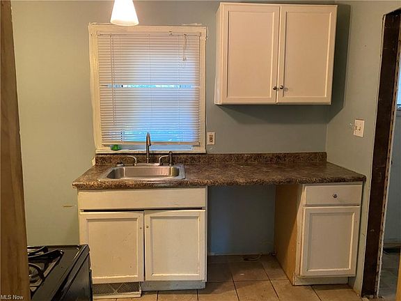 4th image of 2903 2nd St