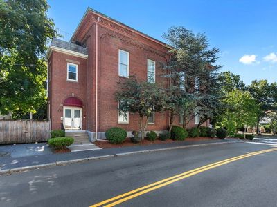 5 School St APT 8, Salem, MA, 01970