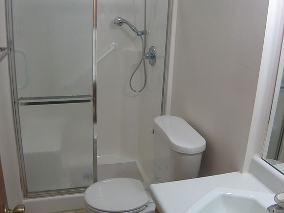4th image of 114 N Chestnut St