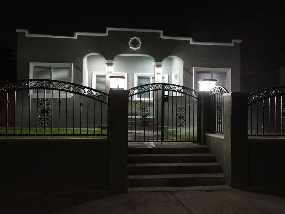 Front of house (Unit to the left)