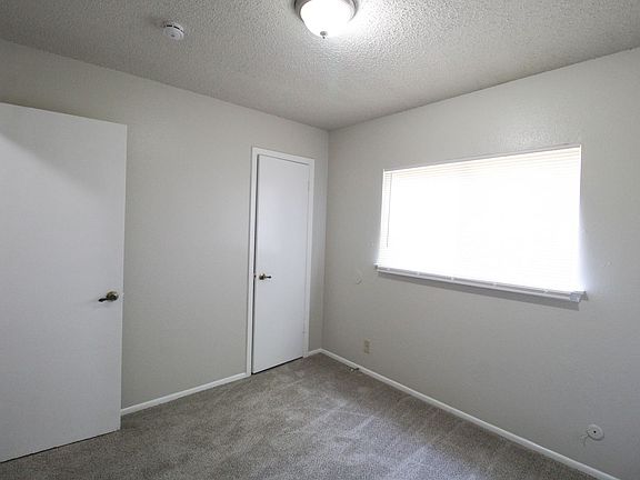 5th image of 4724 Oakfield Way