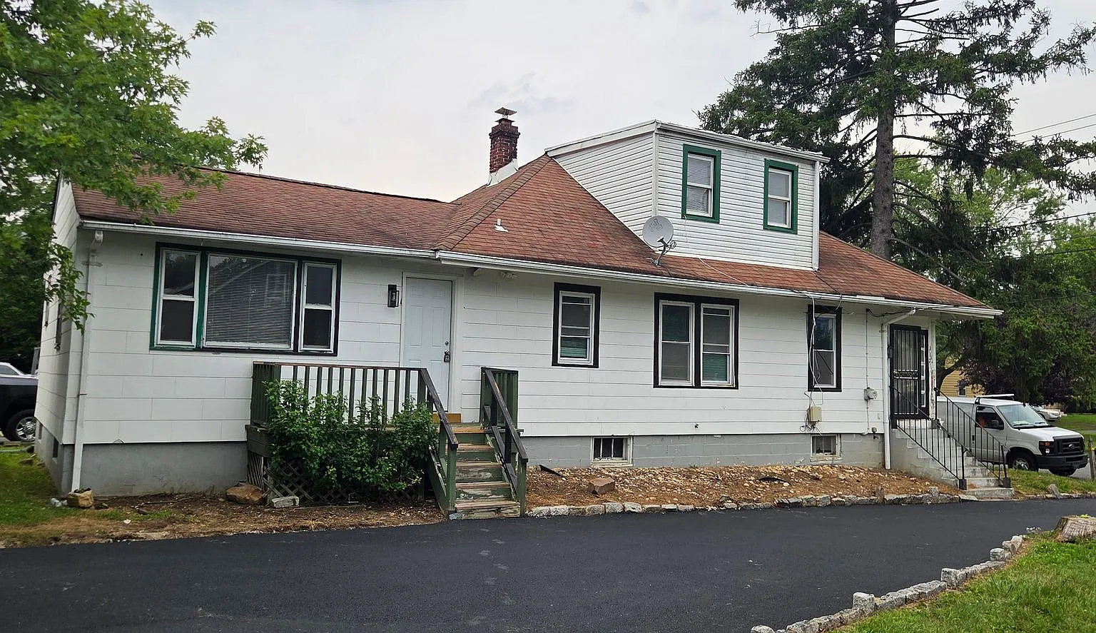 "Spacious 5BR Home Near TCNJ Large Yard & Flexible Living!" — Photo 3