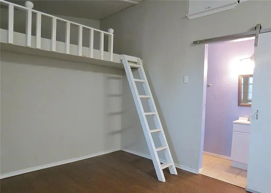 333 East Torrey Street - B — Photo 2
