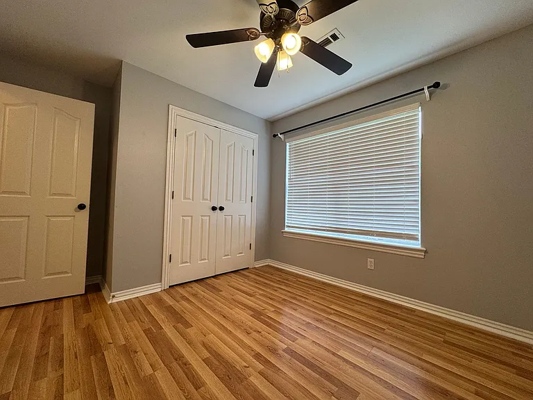4905 Hawthorne Way — Photo 17