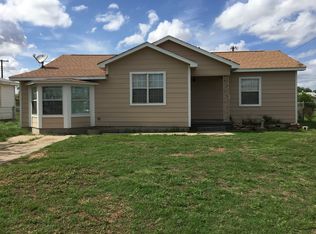 1117 E Chestnut St, Altus, OK 73521