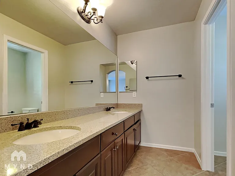 17524 W Mandalay Ln — Photo 16