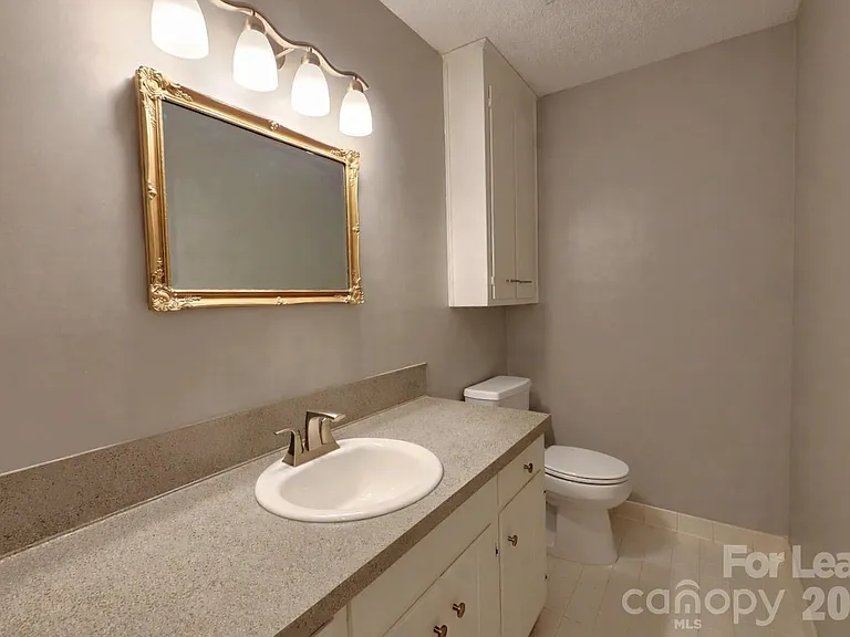 3340 Silver Stream Rd — Photo 8