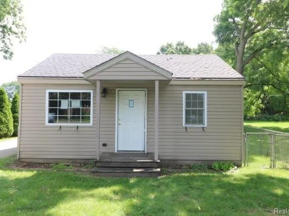 757 S Saginaw St, Lapeer, MI 48446