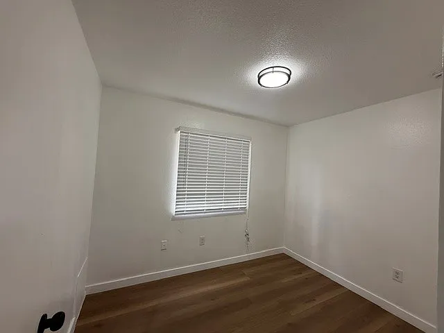 6300 S San Pedro St — Photo 5