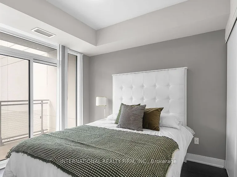 525 Adelaide St W #LPH35 — Photo 14