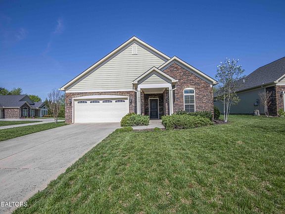 3rd image of 968 Pryse Farm Blvd