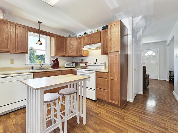 Roomy kitchen