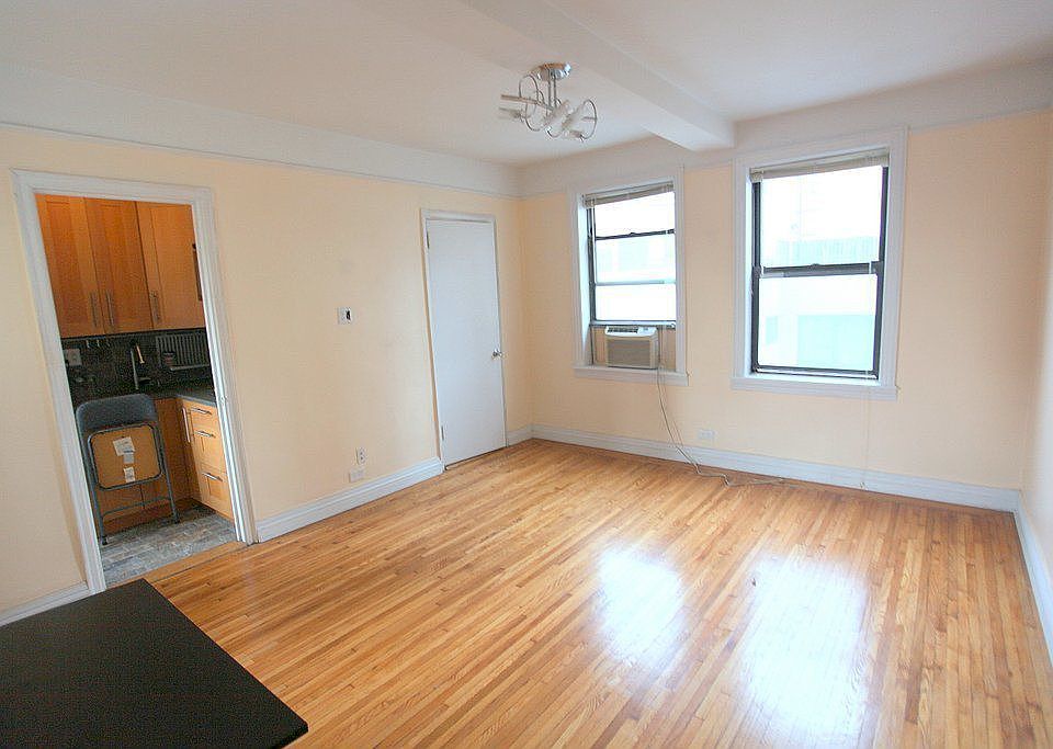 1st image of 457 W 57th St #1215