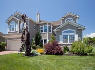 3 Augusta Ct, Mount Sinai, NY