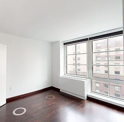 4th image of 138 E 12th St APT 3I