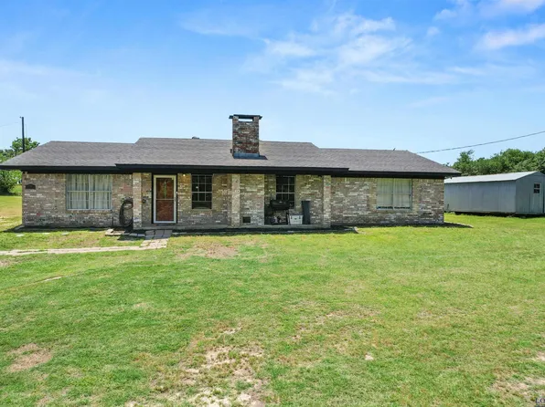 7869 Arrowwood Rd, Gilmer, TX 75644