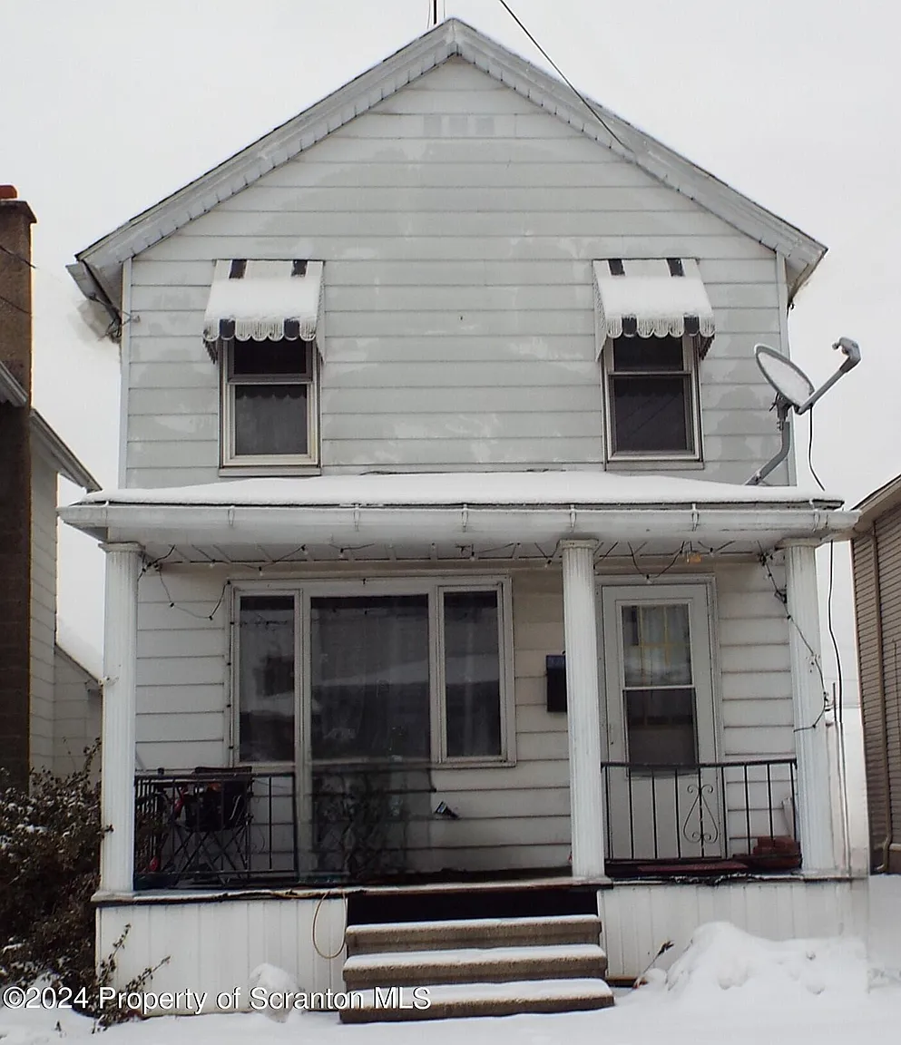 331 Dolph St photo 1