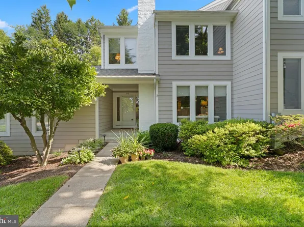 210 Clay Hill Cir, Cockeysville, MD 21030