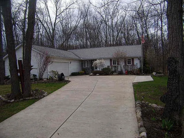 7398 Surrey Dr photo 1