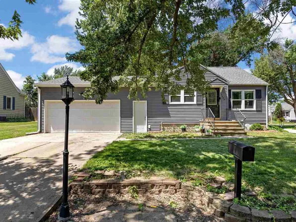 1300 English Blvd, Marion, IA 52302