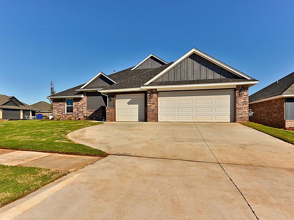 5th image of 3009 Hollow Crest Ln