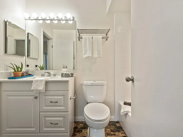 25 Cypress Pl — Photo 12