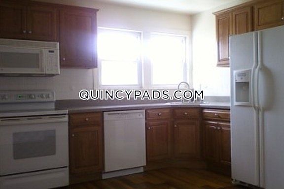 4th image of 437 Newport Ave #2r