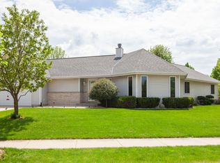2927 Emslie Dr, Waukesha, WI 53188