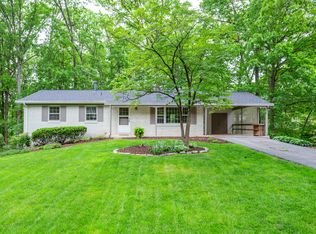 17816 Caddy Dr, Rockville, MD 20855