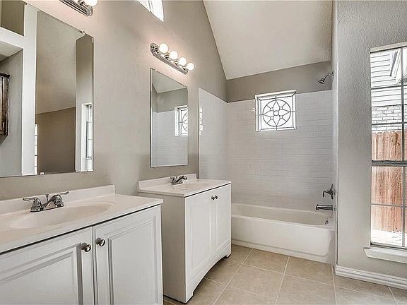 4th image of 2134 Arbor Creek Dr
