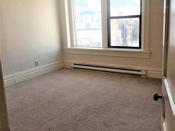 5th image of 303 1/2 N Warren St APT 2