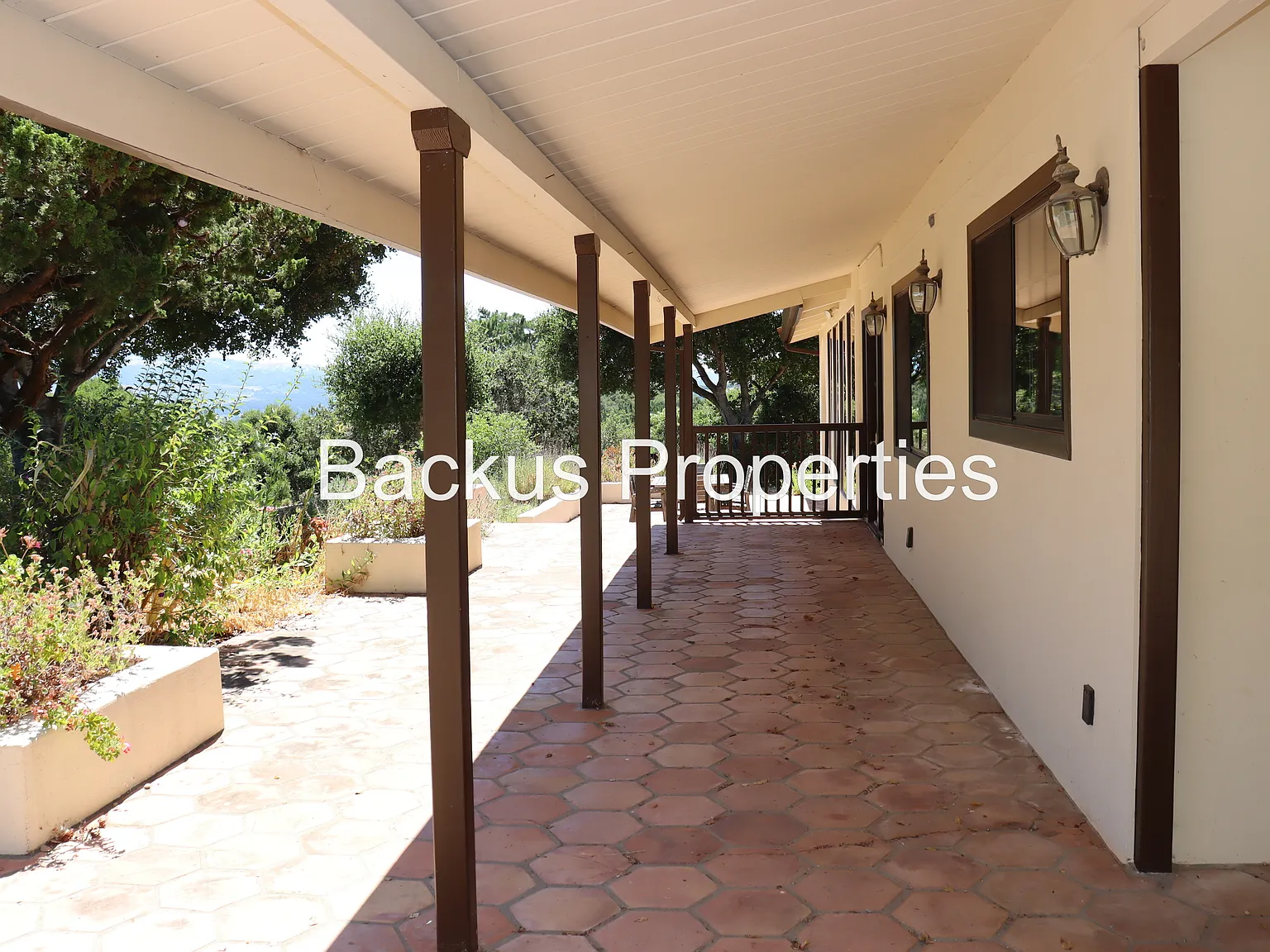 4 bed, 2627 sqft, $5,500 — Photo 3