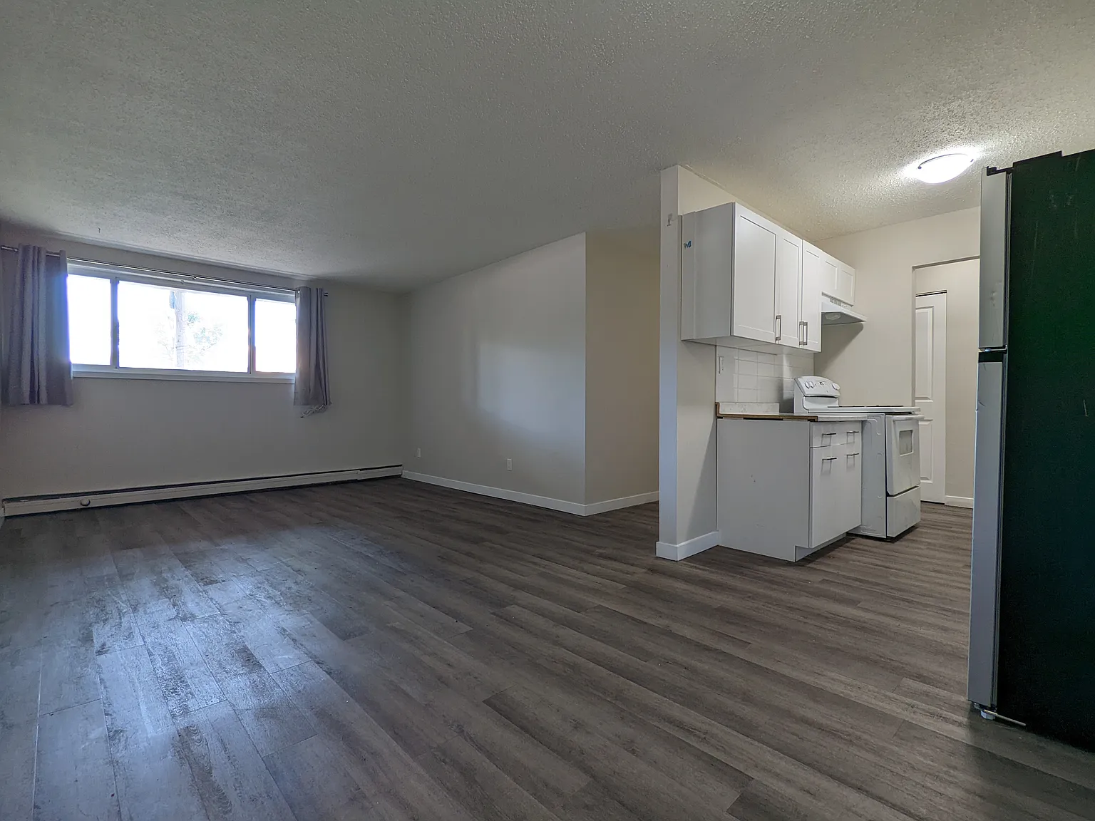 Lancelot Apartments — Photo 4