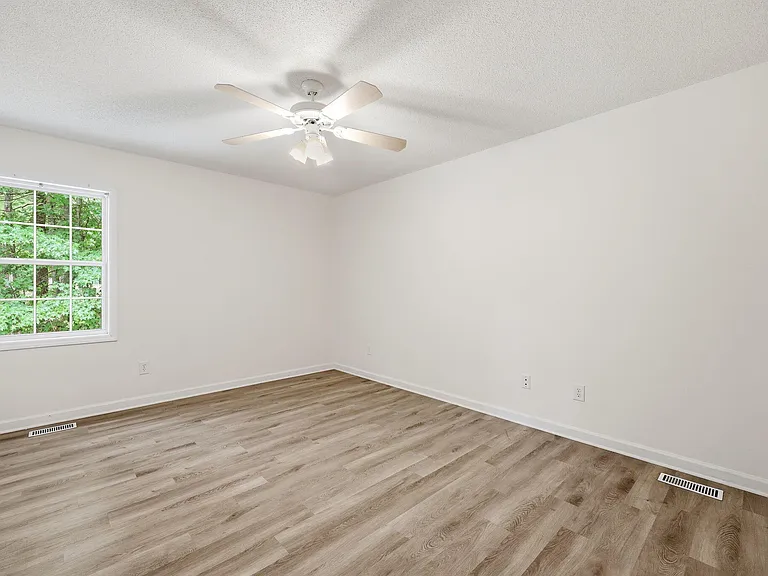 1057 Mailwood Dr — Photo 22