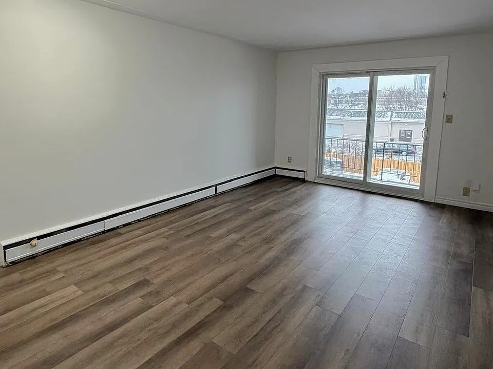 127 Ann St #3