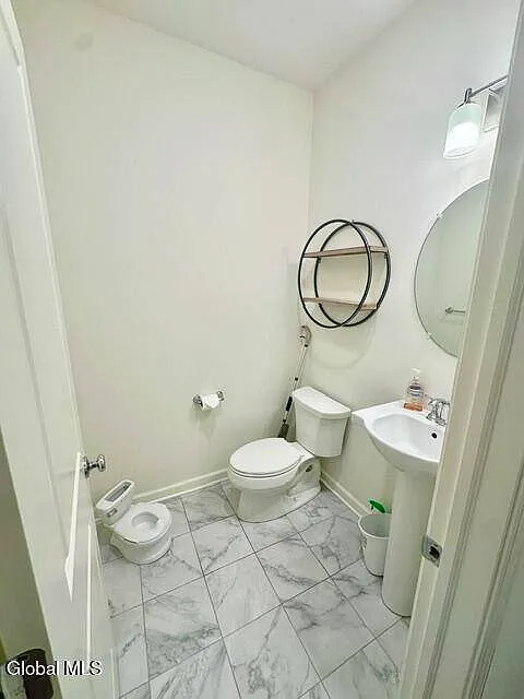 3 bed, 2.5 bath, 1991 sqft, $3,200 — Photo 4