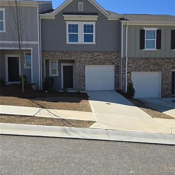 3560 Eagle Ct SW — Photo 2